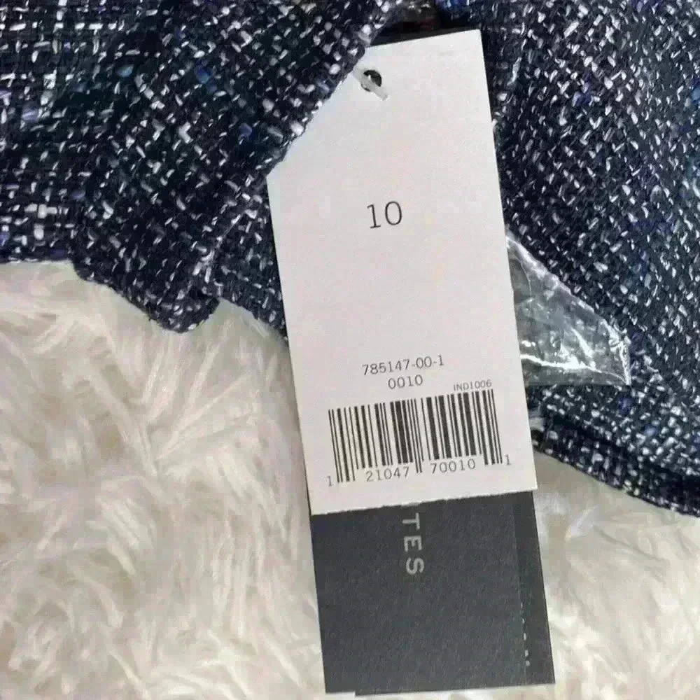 Banana republic Navy blue tweed peplum with embellishments. Size 10. NWT. - Picture 4 of 8